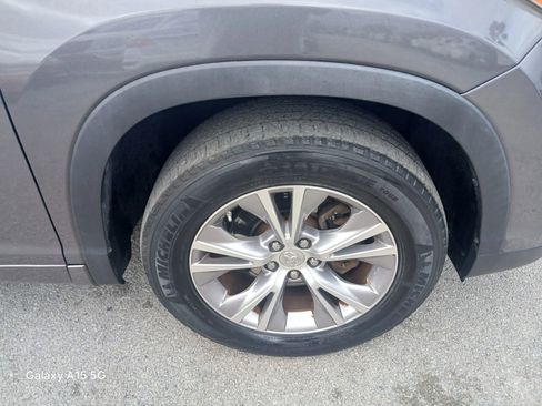 Used 2014 Toyota Highlander XLE image 18