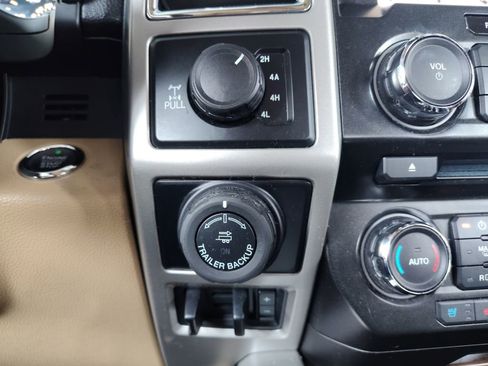 Used 2016 Ford F150 Lariat image 10