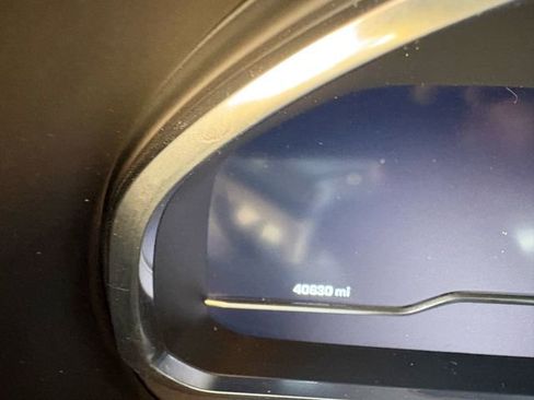 Used 2024 Chevrolet Suburban Z71 w/ Luxury Package image 9