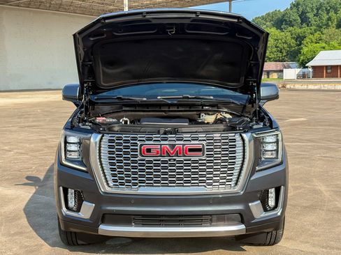 Used 2021 GMC Yukon Denali w/ Denali Premium Package AWD/4WD image 43