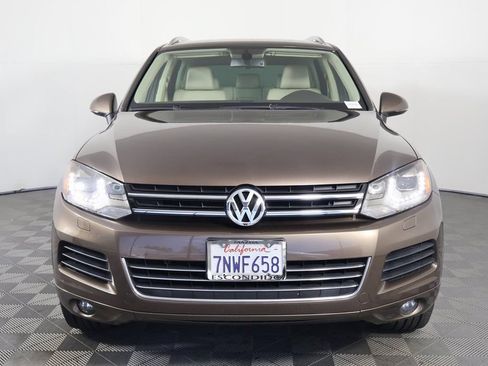 Used 2012 Volkswagen Touareg Sport AWD/4WD image 2