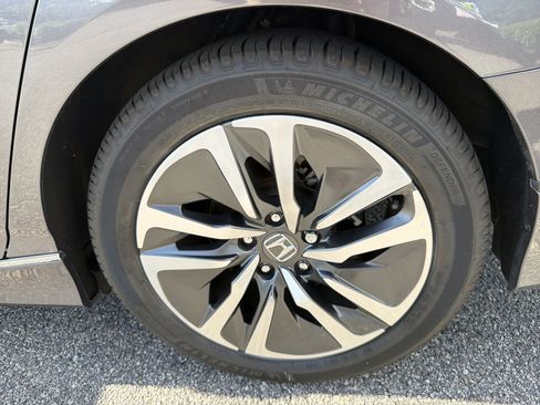 Used 2020 Honda Accord Touring image 28