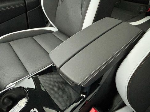 New 2025 Buick Envision Sport Touring image 31