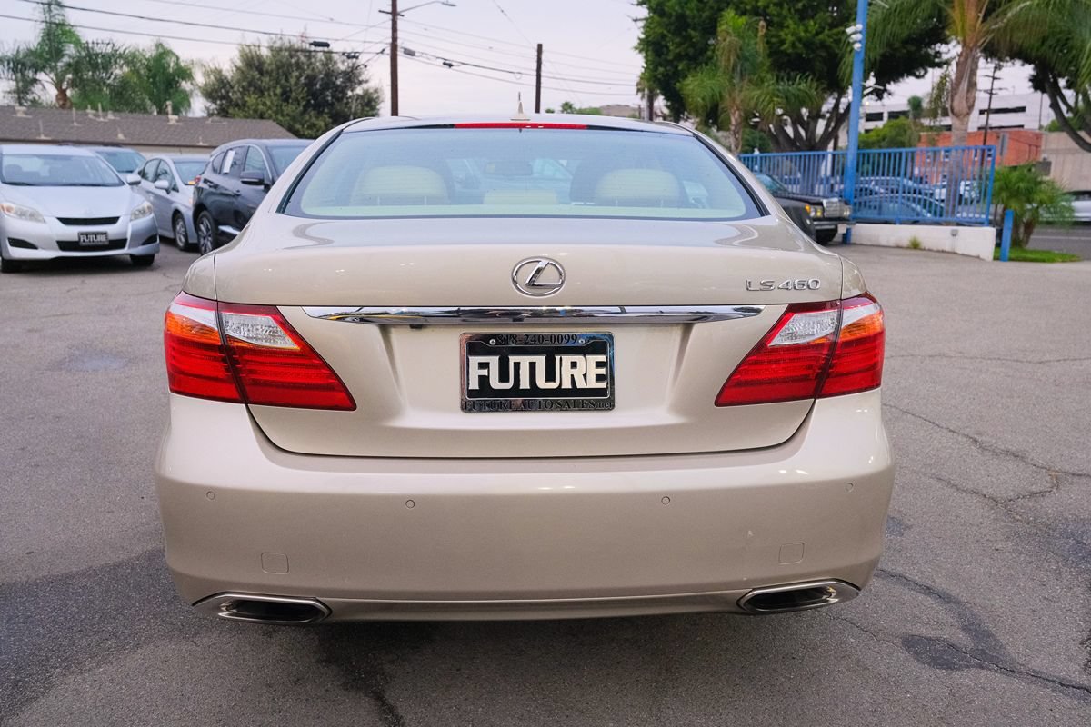 Used 2011 Lexus LS 460 w/ Comfort Pkg RWD image 4