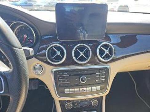 Used 2018 Mercedes-Benz CLA 250 image 13