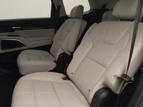 Used 2022 Kia Telluride EX w/ EX Premium Package FWD image 18