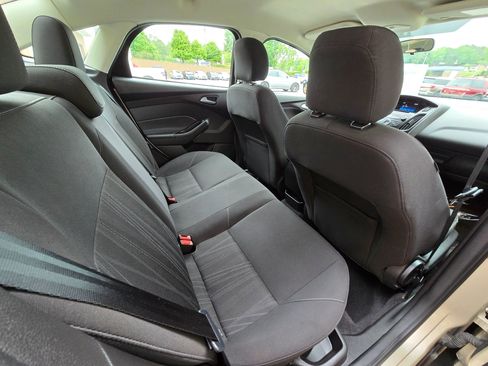 Used 2017 Ford Focus SE image 14