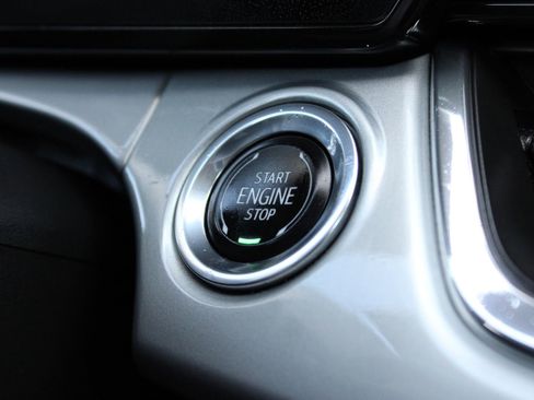 Used 2025 Chevrolet Trax LT w/ LT Convenience Package FWD image 30
