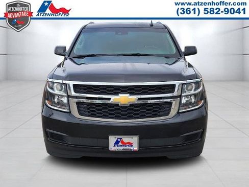 Used 2018 Chevrolet Suburban LT image 2
