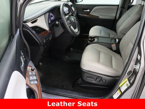 Used 2015 Toyota Sienna Limited Premium image 15