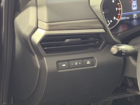 Used 2025 Nissan Altima 2.5 SV FWD image 12