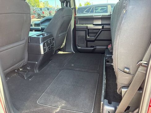 Used 2019 Ford F150 XLT w/ Equipment Group 302A Luxury AWD/4WD image 12