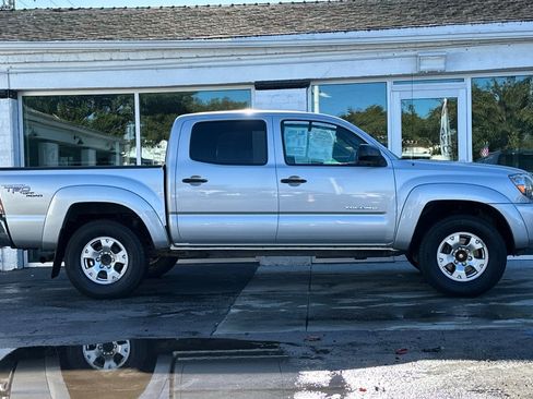 Used 2011 Toyota Tacoma PreRunner w/ TRD Off-Road Pkg w/JBL Audio image 3