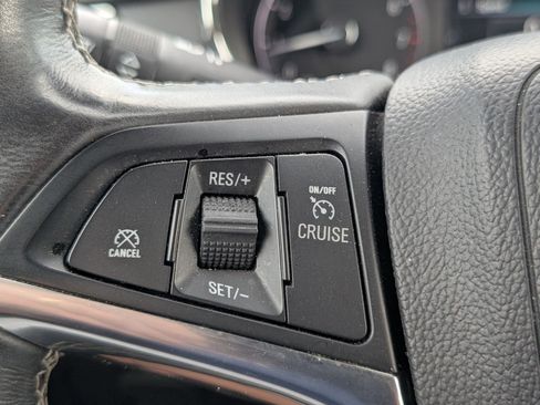 Used 2018 Buick Encore Essence image 12