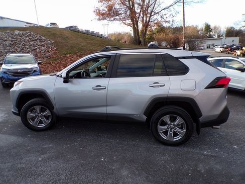 Used 2022 Toyota RAV4 XLE image 13