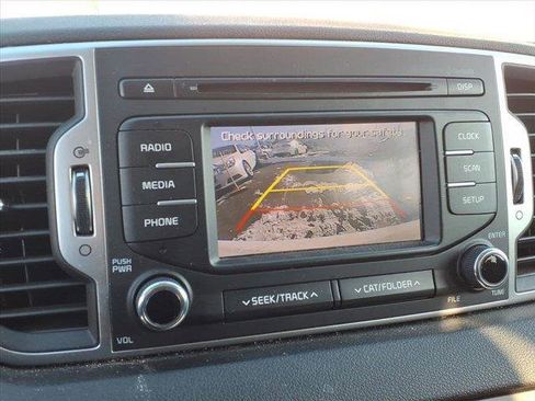 Used 2019 Kia Sportage LX image 25