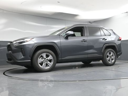 Used 2022 Toyota RAV4 XLE FWD image 30