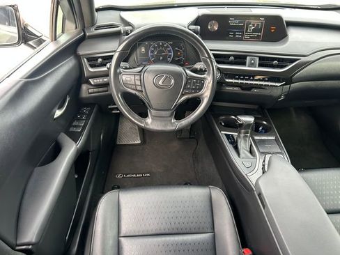 Used 2019 Lexus UX 200 w/ Accessory Package 2 FWD image 28