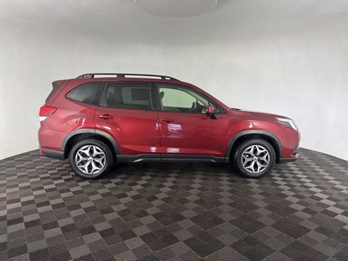 Used 2022 Subaru Forester Premium image 7