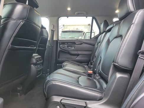 Used 2025 Honda Pilot EX-L image 7