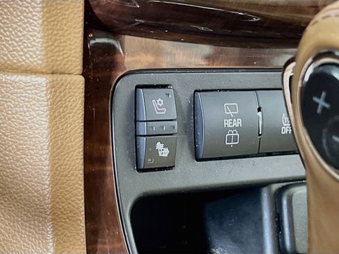 Used 2017 Buick Enclave Premium AWD/4WD image 21