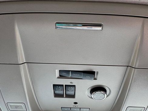 Used 2017 Chevrolet Tahoe LT image 28