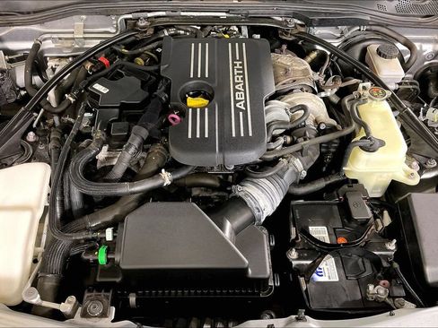 Used 2019 FIAT 124 Spider Abarth RWD image 9