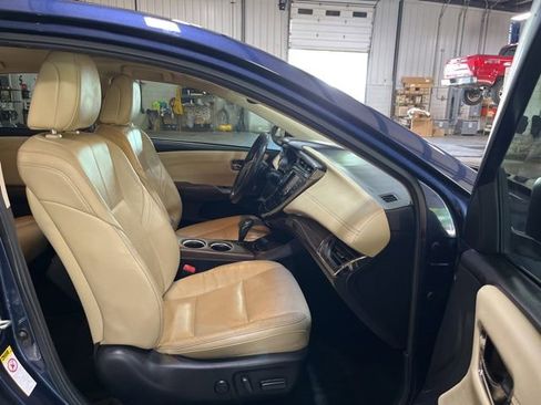 Used 2014 Toyota Avalon Limited w/ Technology Package FWD image 26