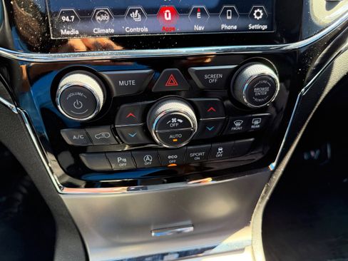 Used 2021 Jeep Grand Cherokee Limited image 30