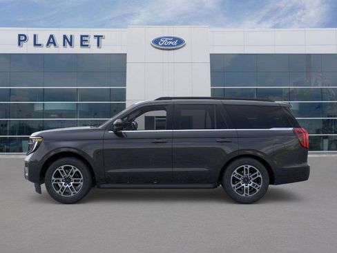 New 2025 Ford Expedition Active image 3