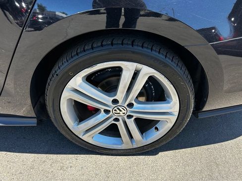 Used 2017 Volkswagen Jetta GLI FWD image 9