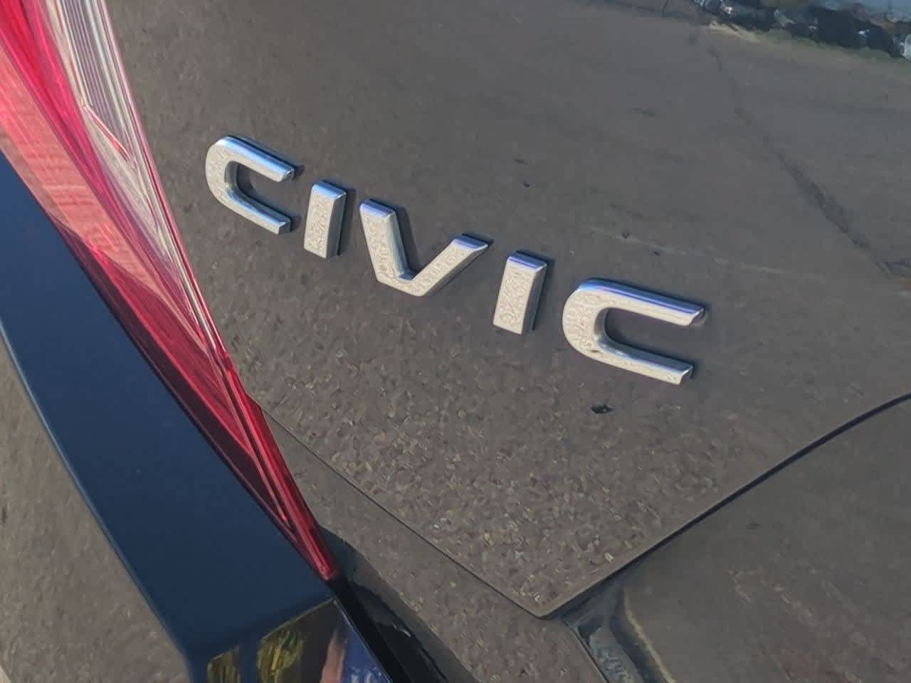 Used 2017 Honda Civic Touring image 12