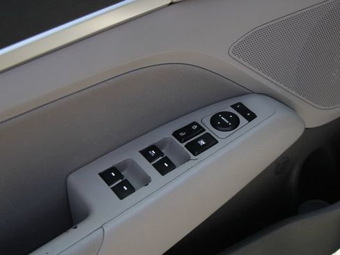 Used 2020 Hyundai Elantra Value Edition FWD image 14