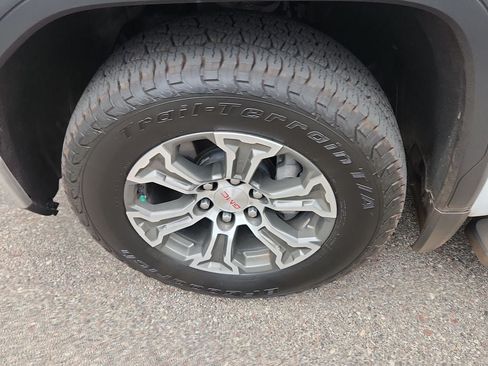 Used 2019 GMC Sierra 1500 SLT w/ SLT Convenience Package AWD/4WD image 17