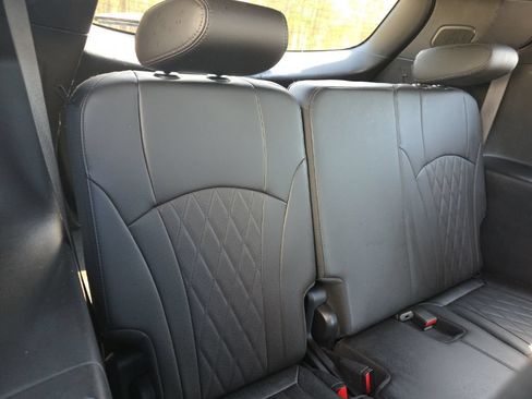 Used 2024 Buick Enclave Avenir w/ Avenir Technology Package FWD image 15