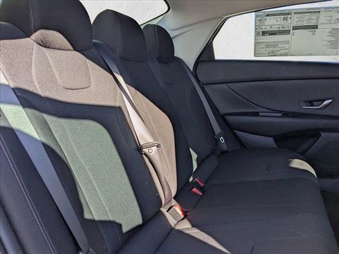 New 2026 Hyundai Elantra SE FWD image 19