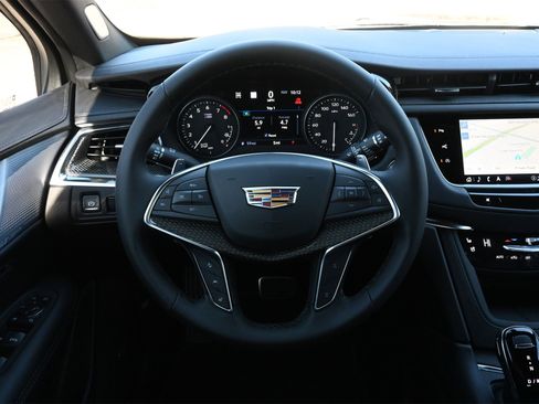 New 2026 Cadillac XT5 Sportv w/ LPO, Onyx Lite Package image 10