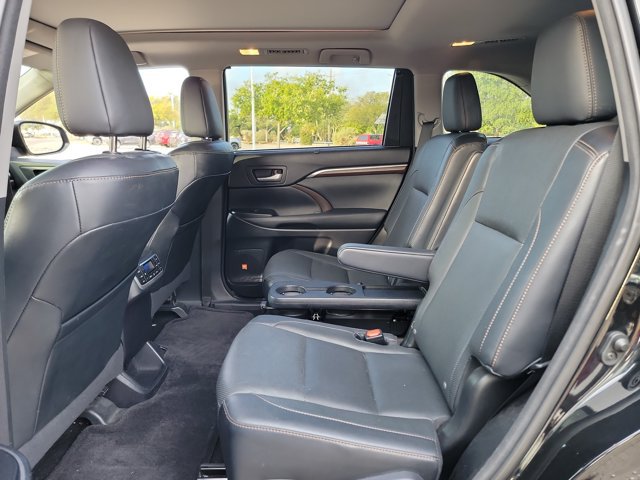 Used 2015 Toyota Highlander Limited Platinum FWD image 14