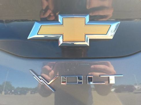 Used 2017 Chevrolet Volt Premier w/ Driver Confidence II Package FWD image 32