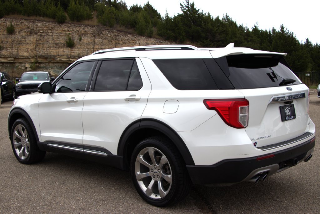 Used 2020 Ford Explorer Platinum w/ Premium Technology Package AWD/4WD image 4