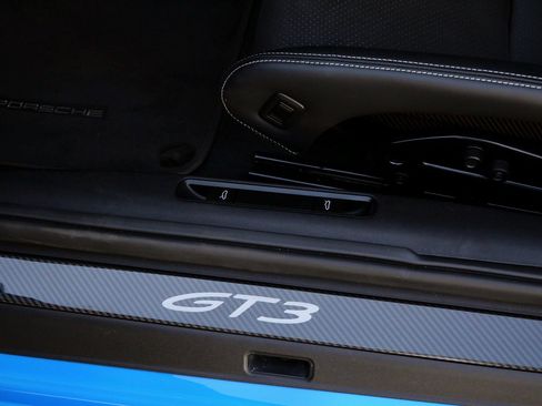 Used 2022 Porsche 911 GT3 image 17