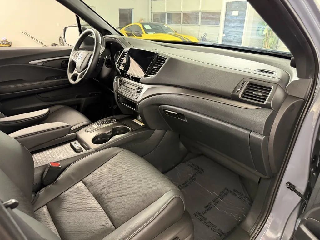 Used 2023 Honda Passport EX-L image 39