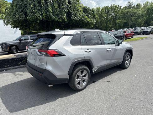 Used 2025 Toyota RAV4 LE AWD/4WD image 3