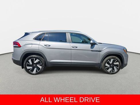 Used 2025 Volkswagen Atlas Cross Sport SE AWD/4WD image 4