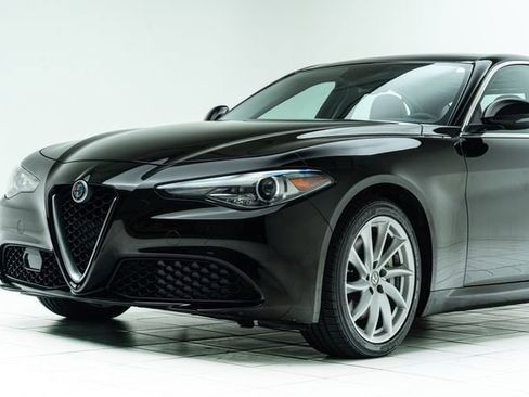 Used 2018 Alfa Romeo Giulia AWD image 10
