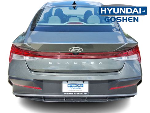 Used 2025 Hyundai Elantra SEL FWD image 7