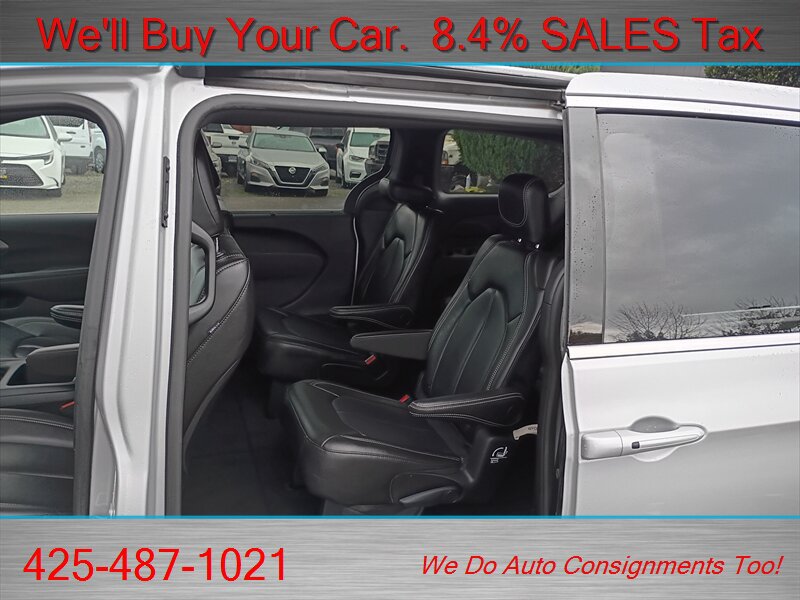 Used 2026 Chrysler Pacifica Select FWD image 12