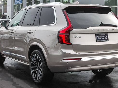 New 2026 Volvo XC90 T8 Plus w/ Protection Package Premier AWD/4WD image 8