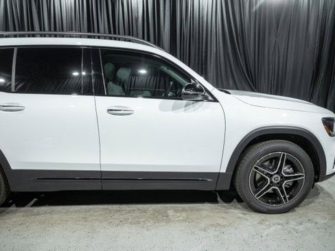 New 2026 Mercedes-Benz GLB 250 image 4