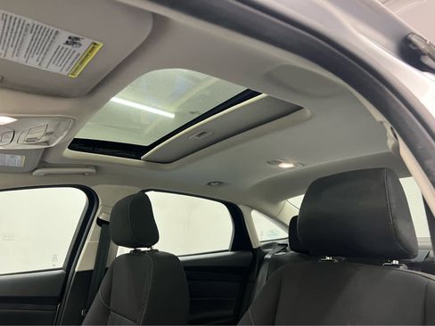 Used 2018 Ford Focus SEL image 3